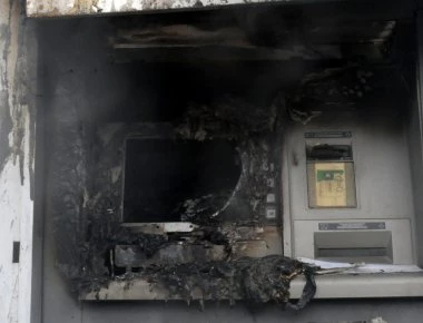 Ξαναχτύπησαν οι ληστές των ΑΤΜ- Νέα έκρηξη στον Υμηττό - Πήραν τα χρήματα και εξαφανίστηκαν
